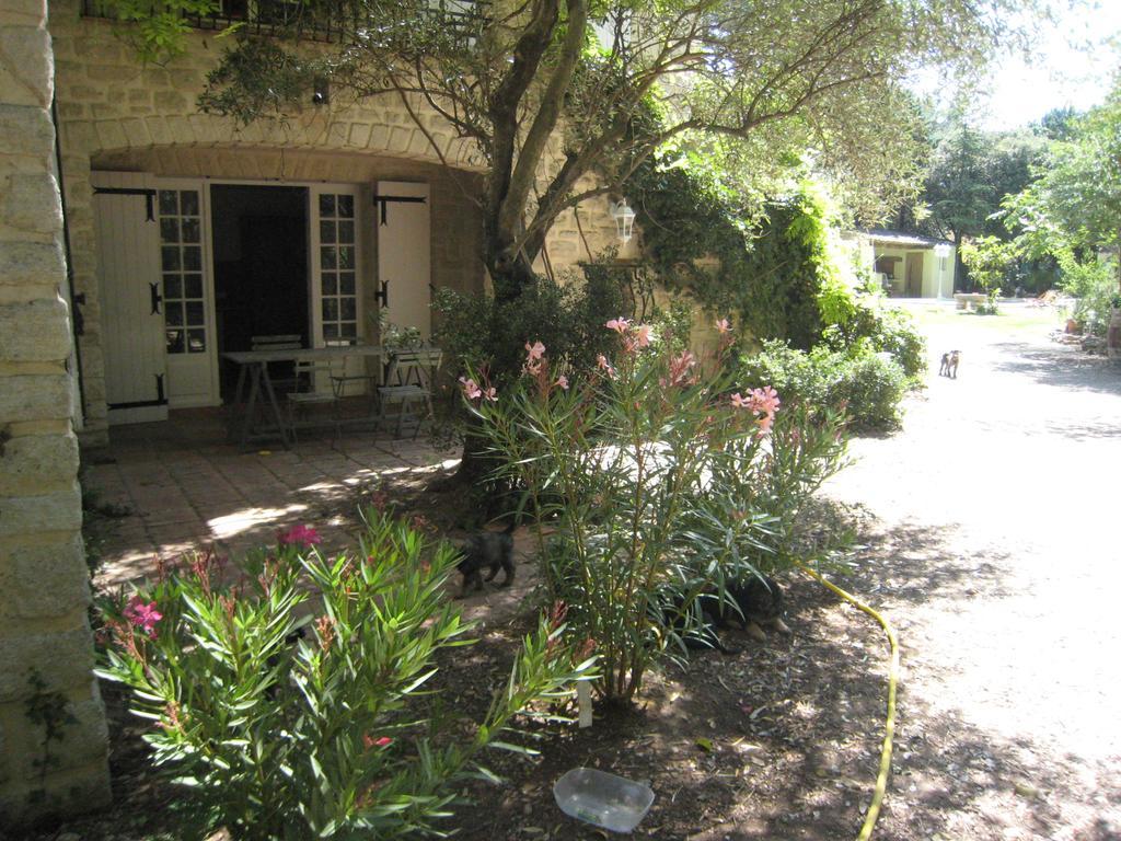 Hôtel Mas Les Filaos  à Carpentras Extérieur photo