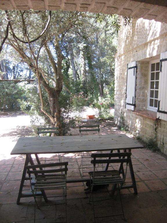 Hôtel Mas Les Filaos  à Carpentras Extérieur photo