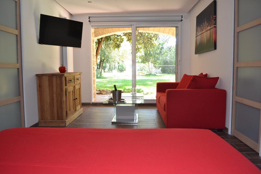 Hôtel Mas Les Filaos  à Carpentras Extérieur photo